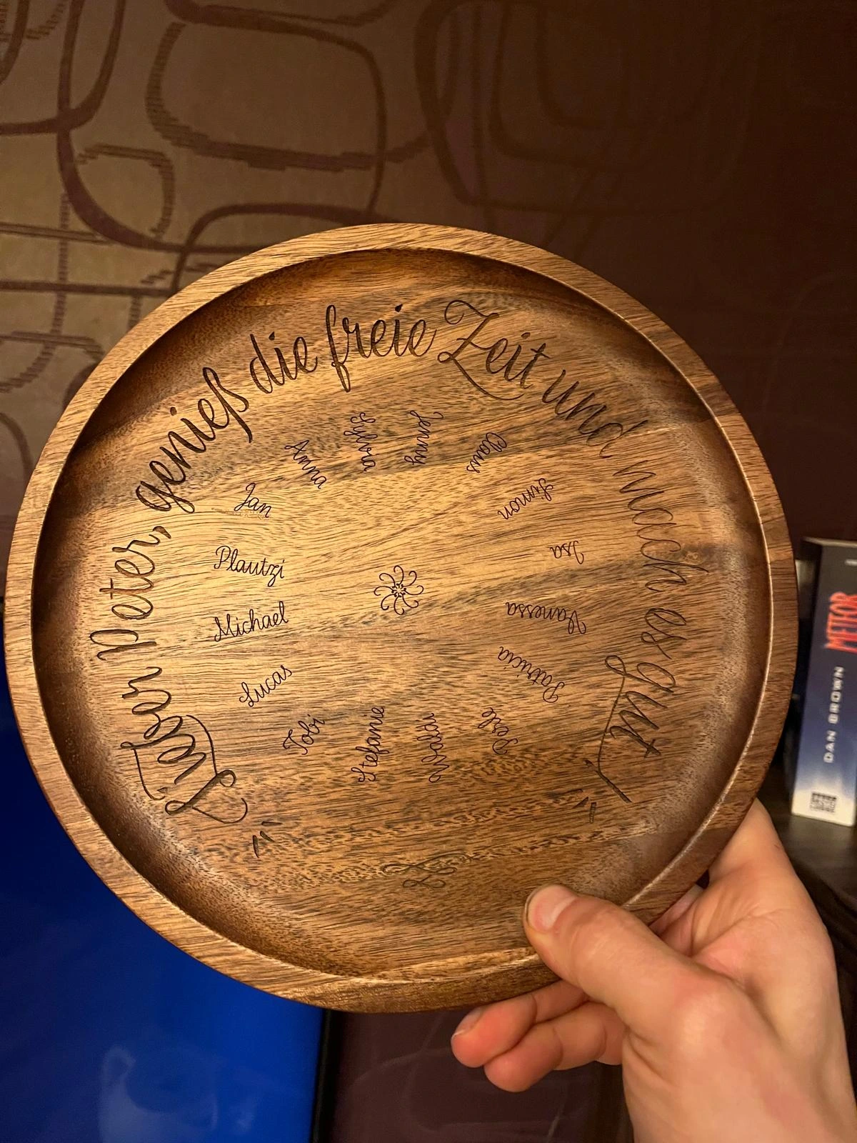 lasergravur auf einem Holzbrett